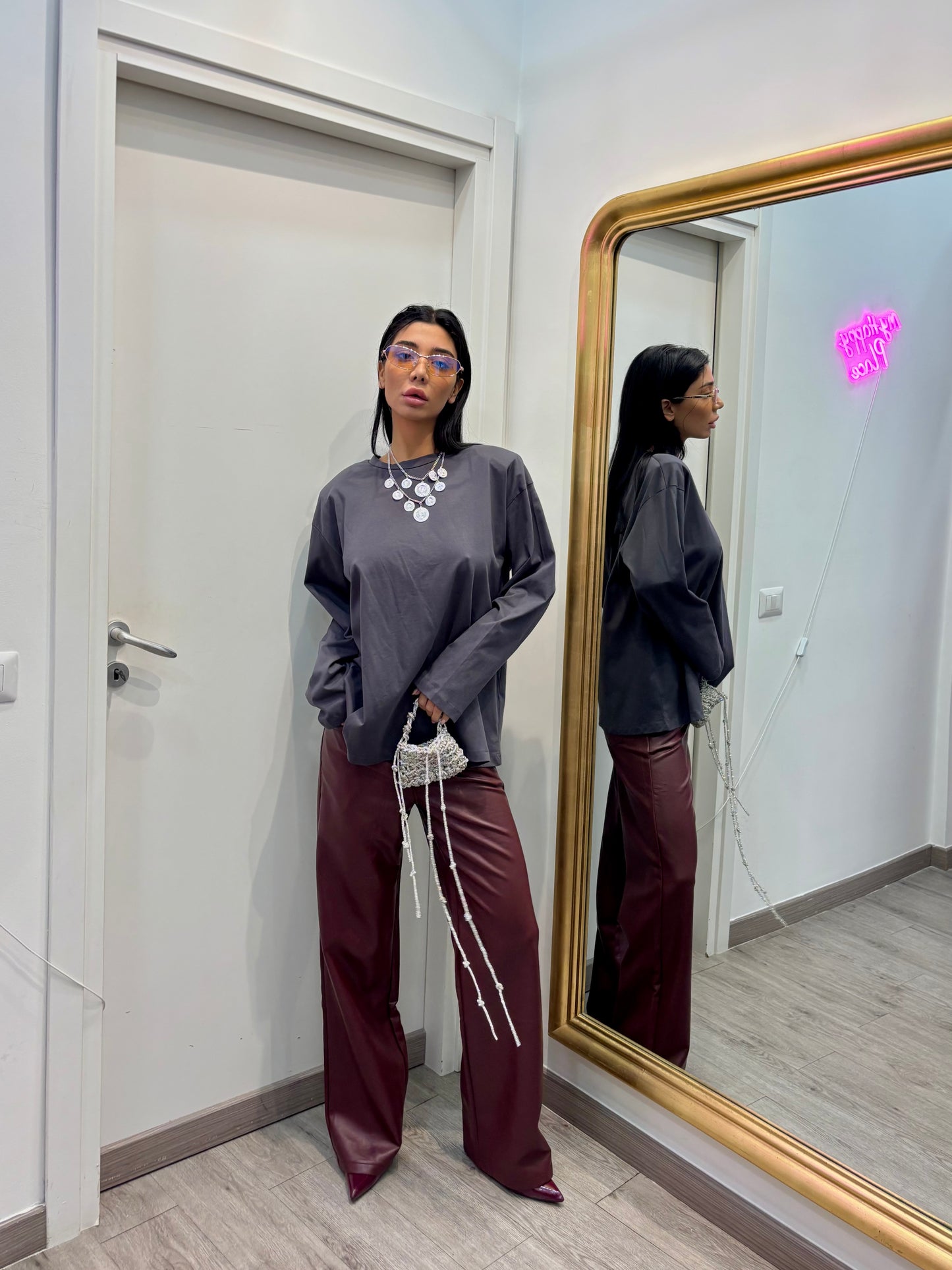 Pantaloni in ecopelle burgundi