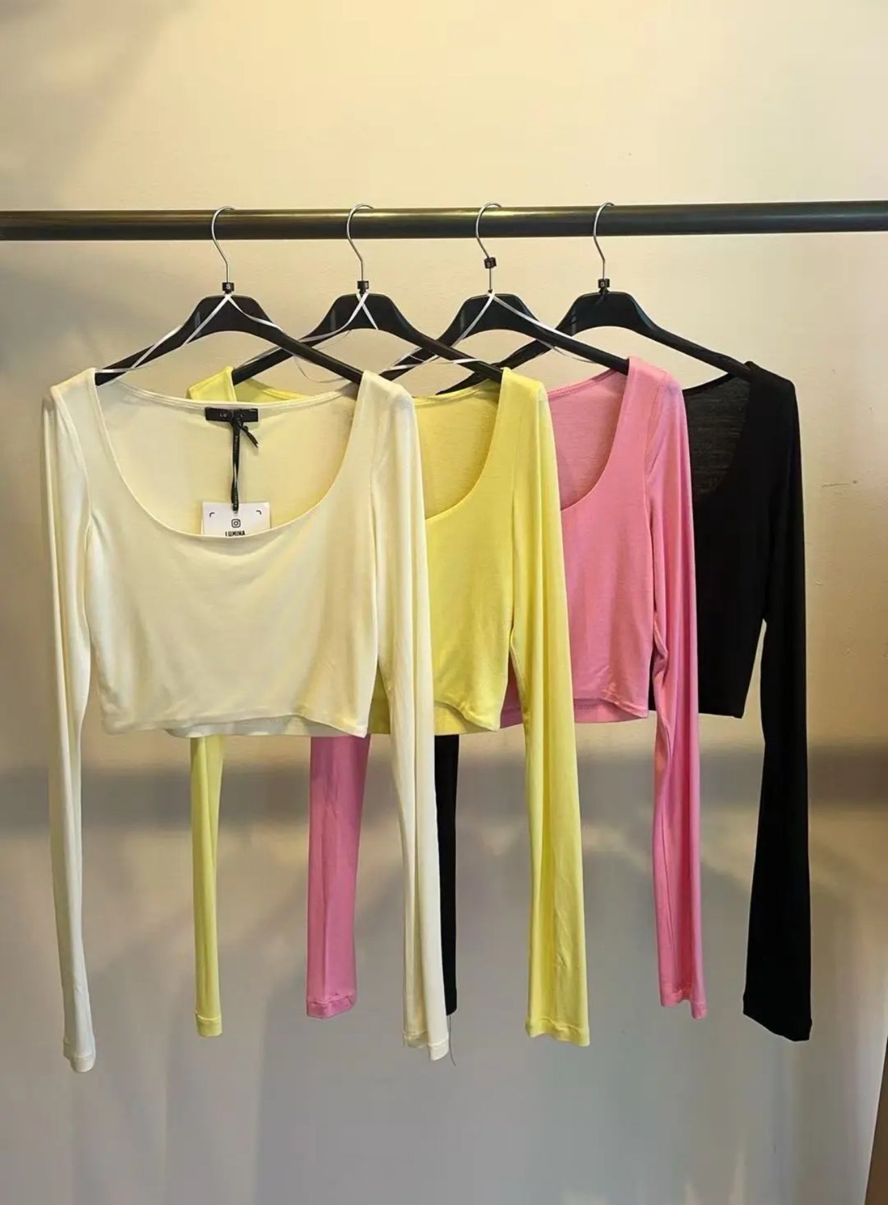 Maglia cropped in viscosa