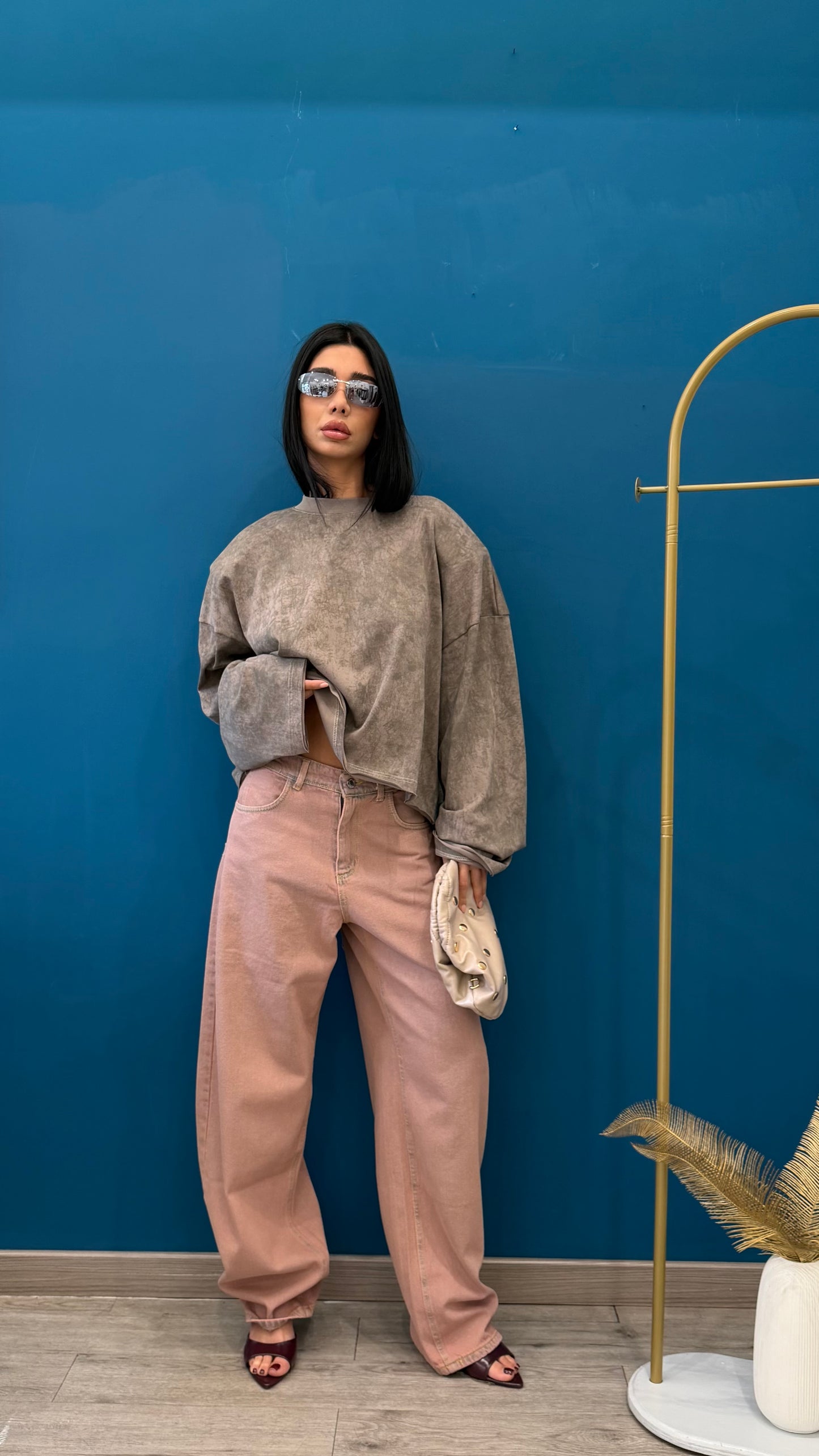 T shirt con spalle strutturate