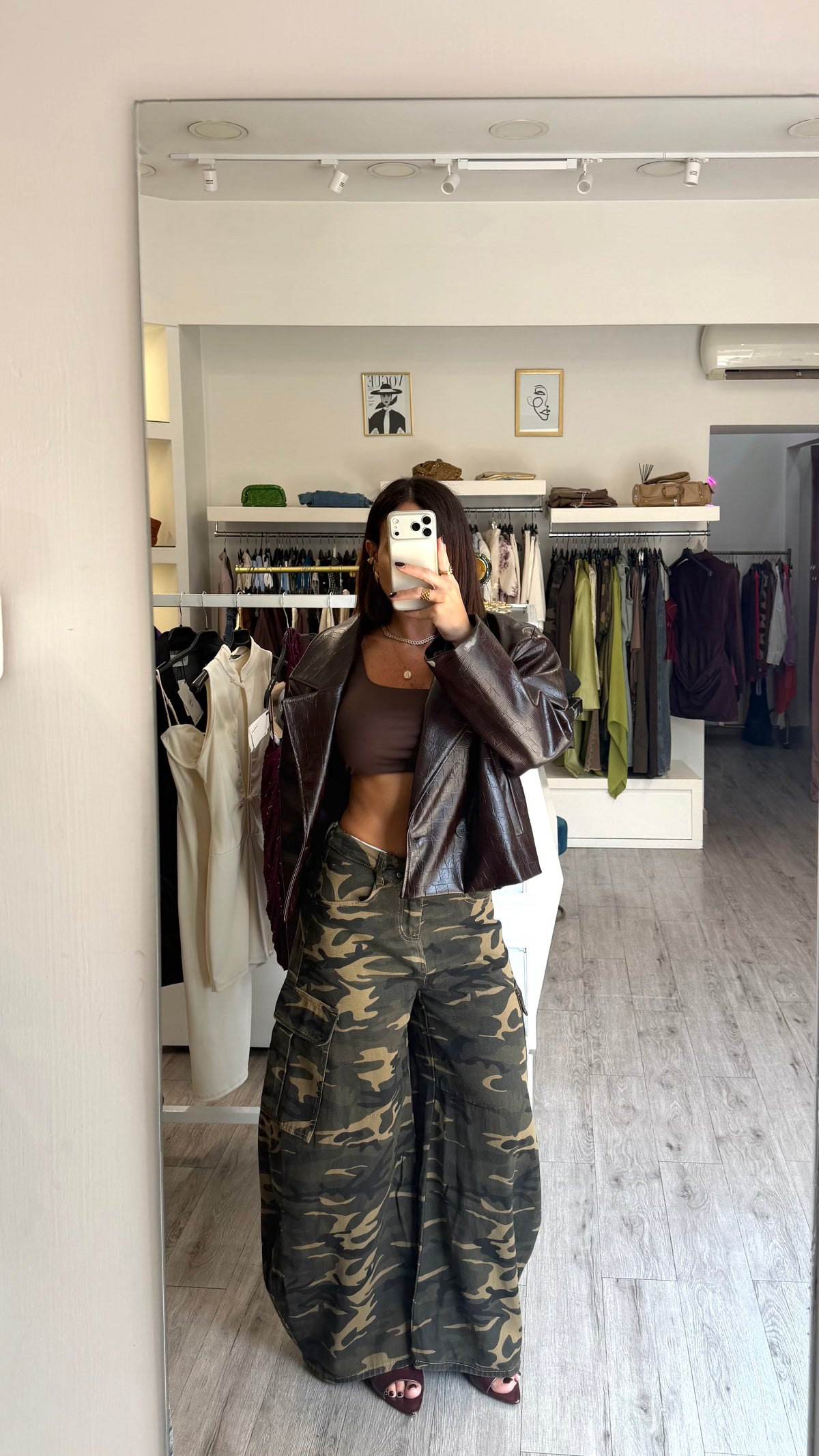 Jeans mimetico modello cargo