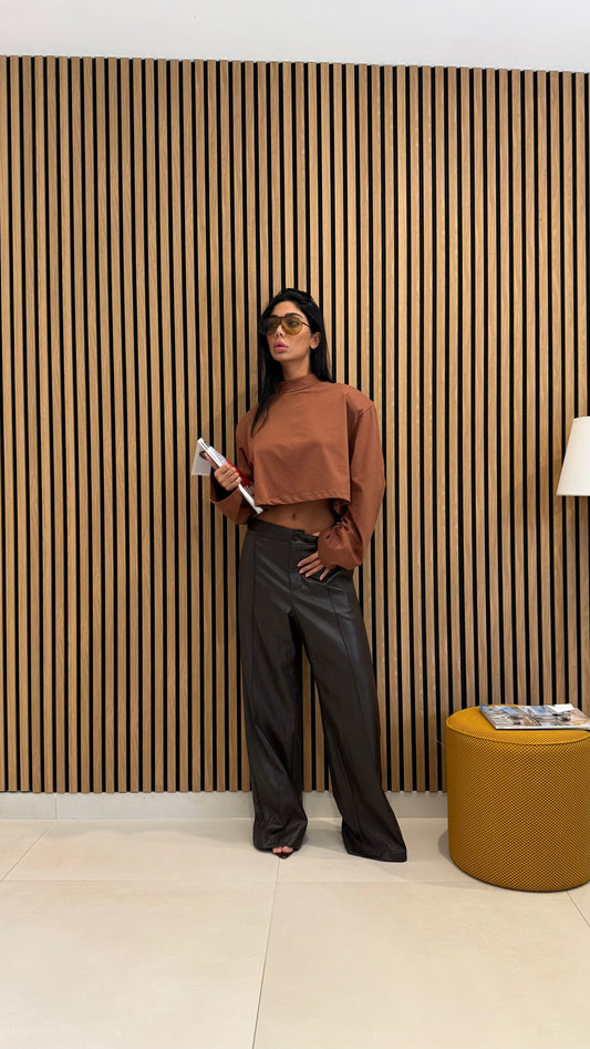 Pantaloni ampi in simil pelle marrone