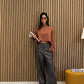Pantaloni ampi in simil pelle marrone