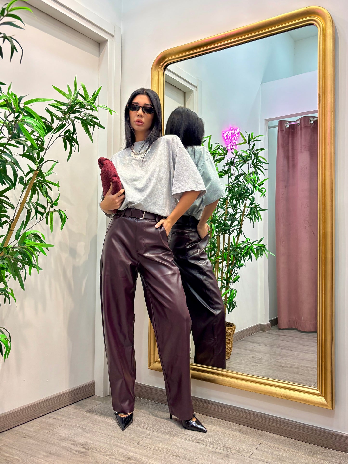 Pantaloni prugna in simil pelle