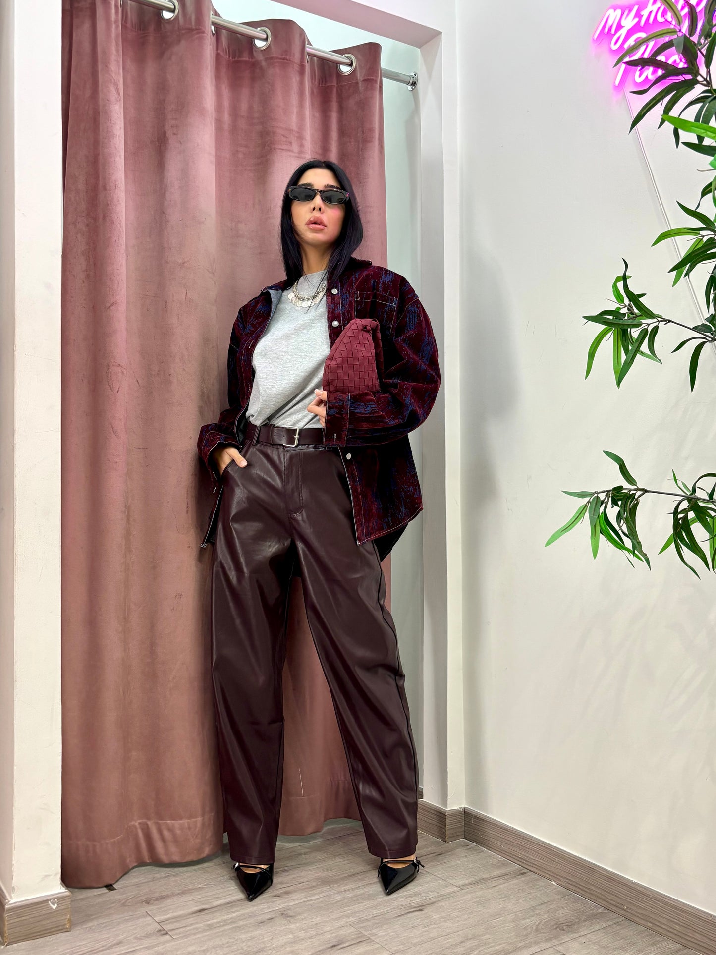 Pantaloni prugna in simil pelle